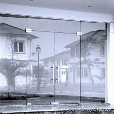 Cửa kính thủy lực hcm